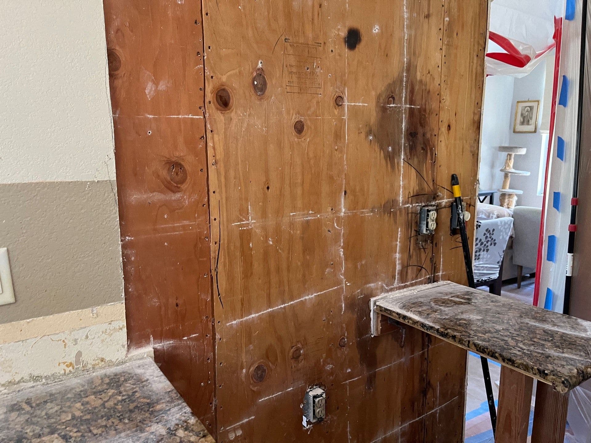 Gallery photos for Comprehensive Water Damage Restoration in Kitchen: Image #1