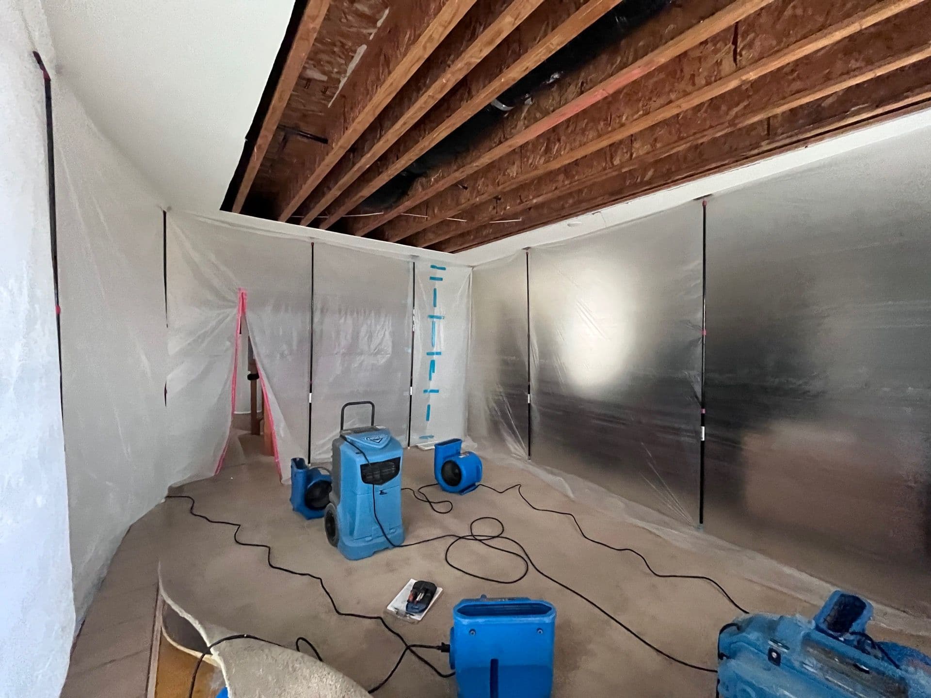 Blog post The Lifecycle of a Water Damage Job: From Emergency Call to Fully Dry Home image