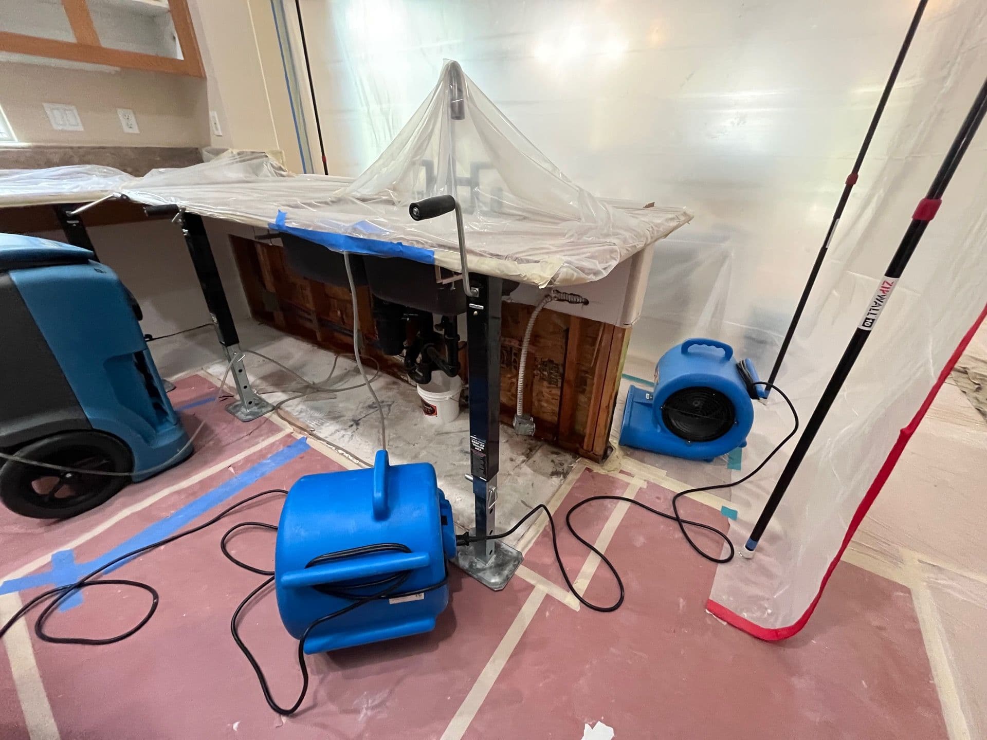 Blog post Emergency Steps to Take After a Water Leak in Corona, CA image