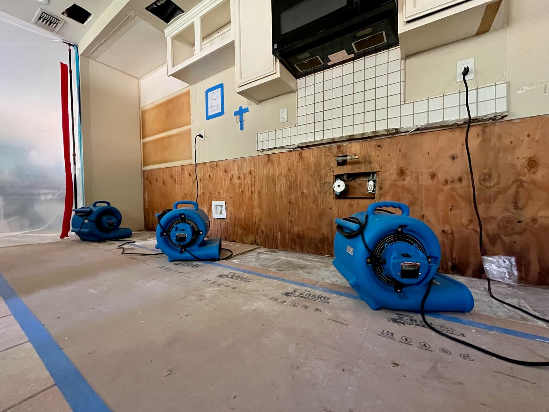 Emergency Water Damage Response in San Dimas image