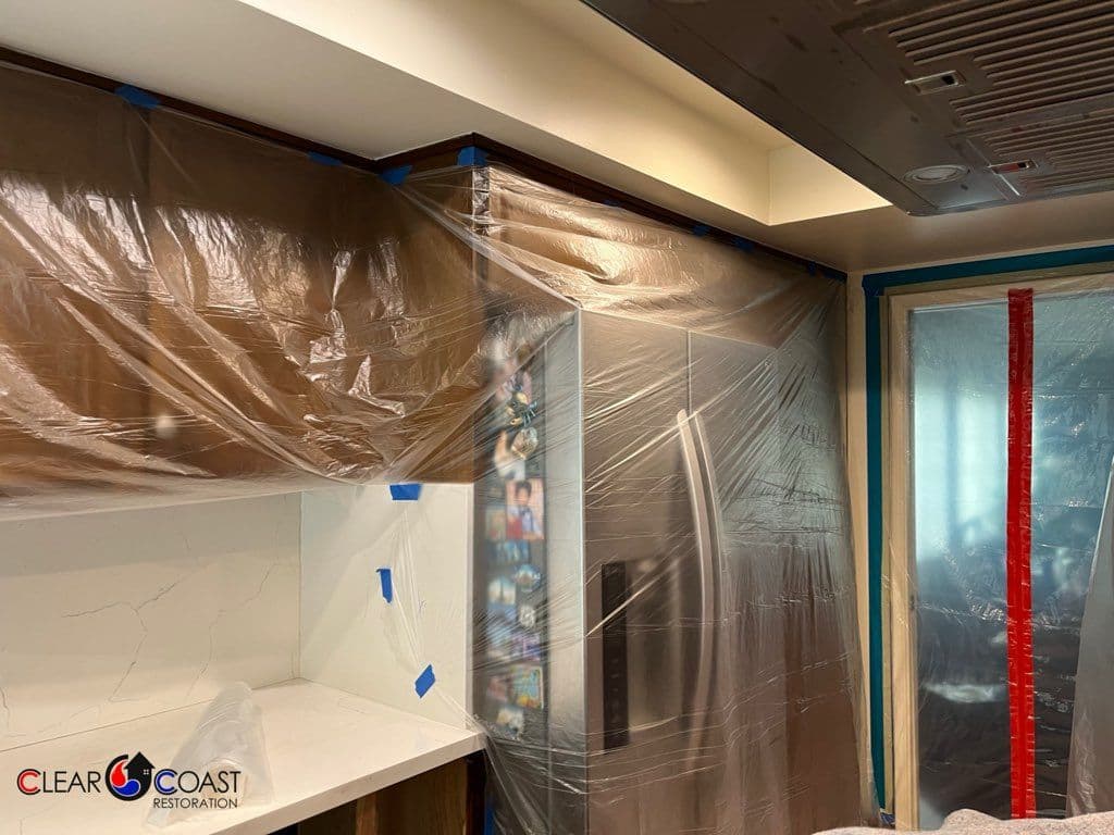 Expert Containment for Dust-Free Restorations image