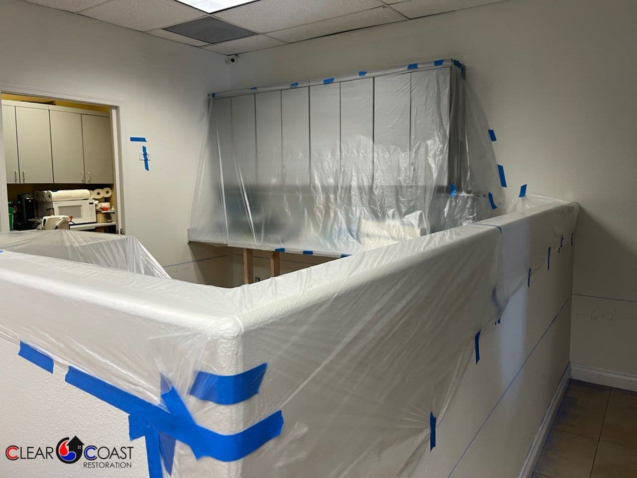 Gallery photos for Expert Containment for Dust-Free Restorations: Image #3